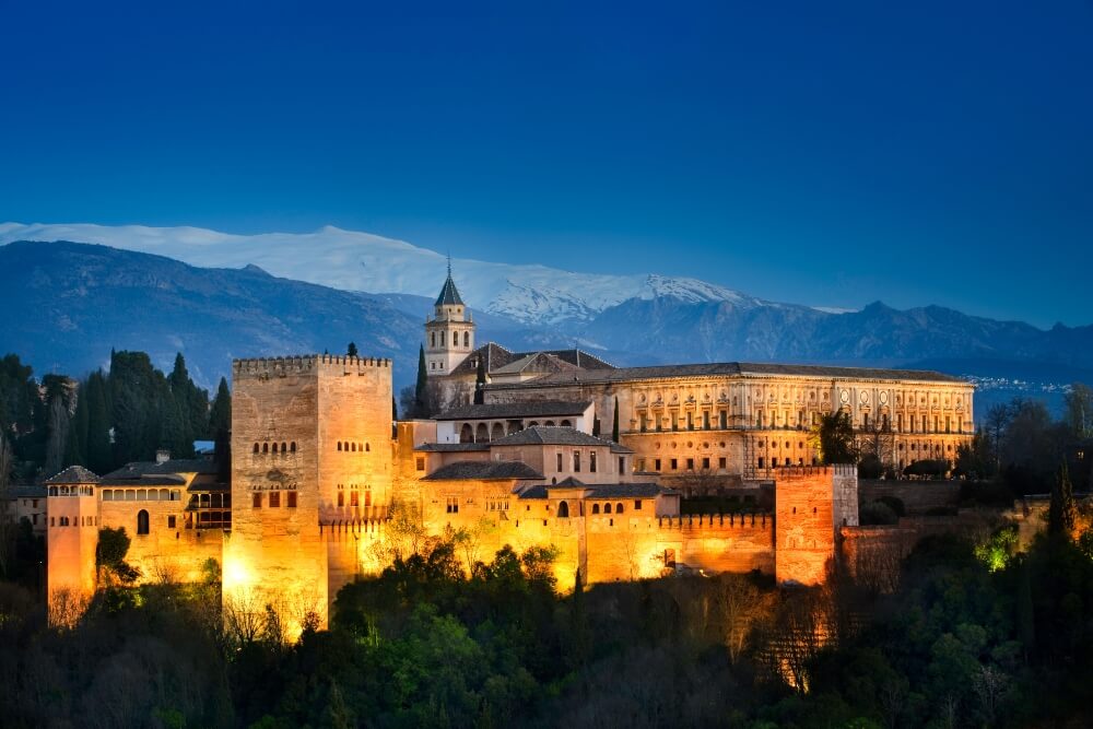 Alhambra Palace Night Tour Revenue Insights: Attendance, Pricing & Annual Earnings Explained